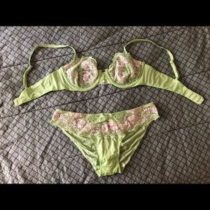 ⭐️BNOWT⭐️ Victoria’s Secret Bra & Panty Set